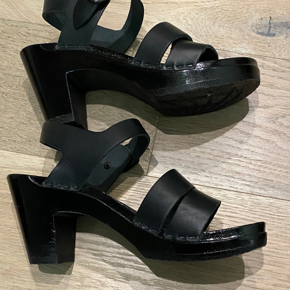 Sven Women's Black Sandals - Picture 3 of 4